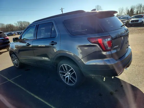 1FM5K8GT3HGA58939 2017 FORD EXPLORER - Image 2
