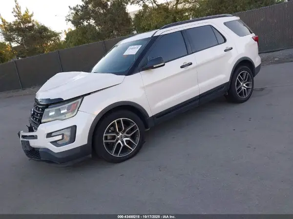 1FM5K8GT3HGC05731 2017 FORD EXPLORER - Image 2