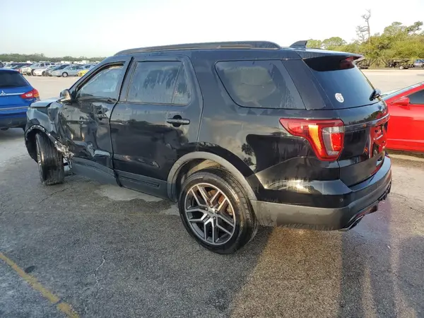1FM5K8GT3HGC18219 2017 FORD EXPLORER - Image 2