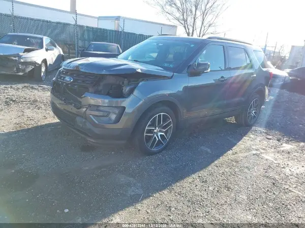 1FM5K8GT3HGD15453 2017 FORD EXPLORER - Image 2