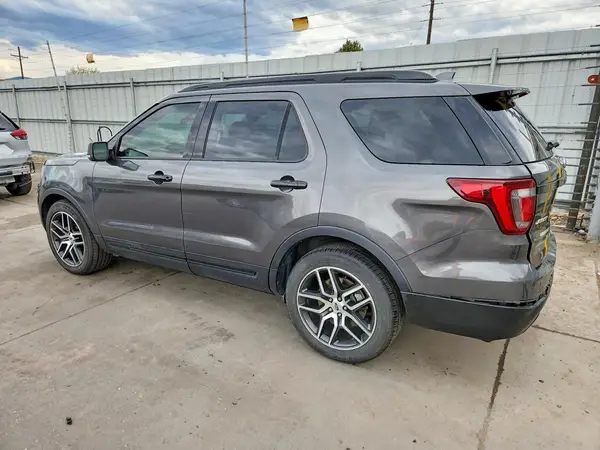 1FM5K8GT3HGE11549 2017 FORD EXPLORER - Image 2