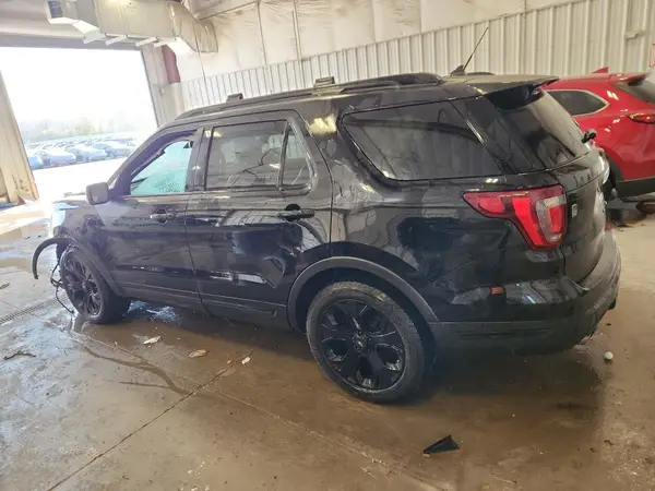1FM5K8GT3KGB35977 2019 FORD EXPLORER - Image 2