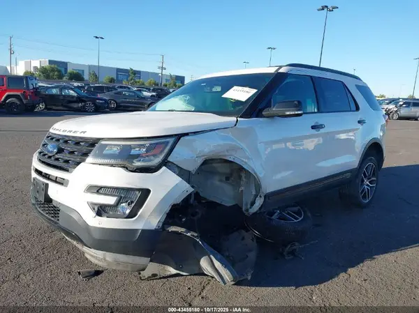 1FM5K8GT4GGA26385 2016 FORD EXPLORER - Image 2