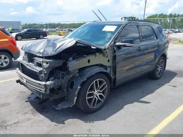 1FM5K8GT4GGB38586 2016 FORD EXPLORER - Image 2
