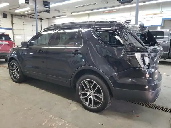 1FM5K8GT4GGC25601 2016 FORD EXPLORER - Image 2