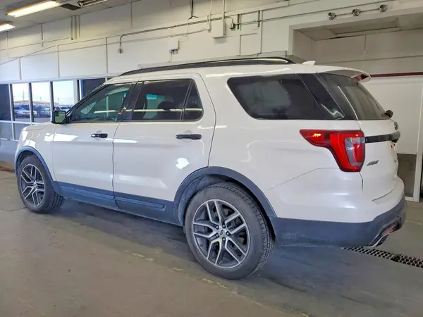 1FM5K8GT4GGC39207 2016 FORD EXPLORER - Image 2