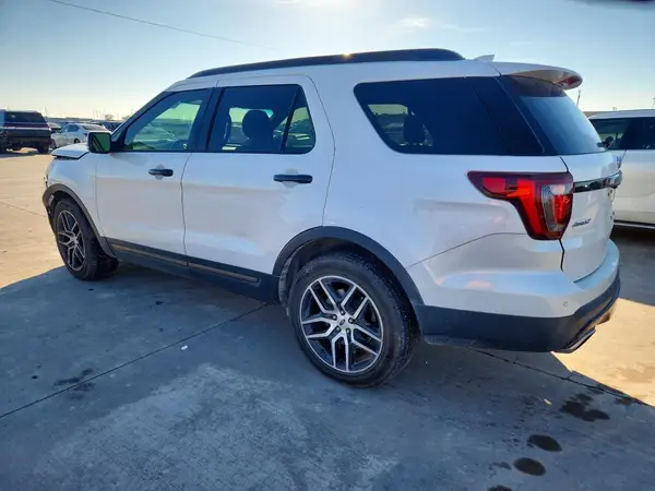 1FM5K8GT4HGB13950 2017 FORD EXPLORER - Image 2