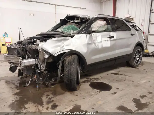 1FM5K8GT4JGA04815 2018 FORD EXPLORER - Image 2