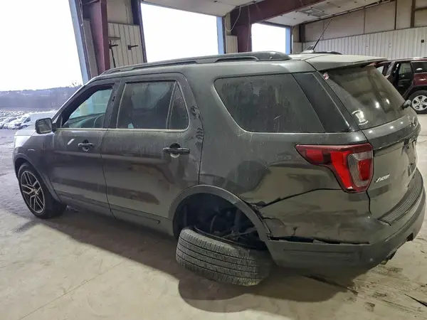 1FM5K8GT4JGA52718 2018 FORD EXPLORER - Image 2
