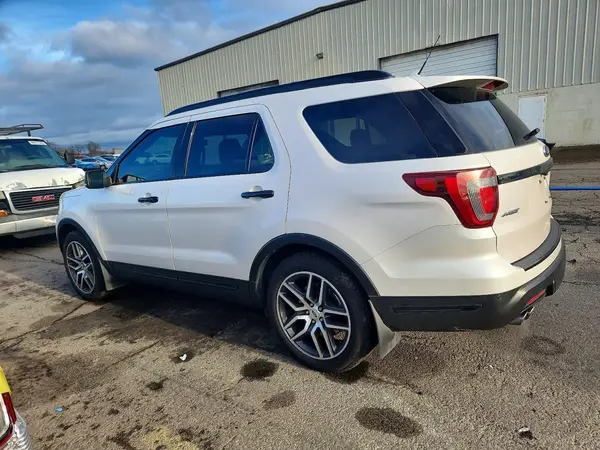 1FM5K8GT4JGA56770 2018 FORD EXPLORER - Image 2