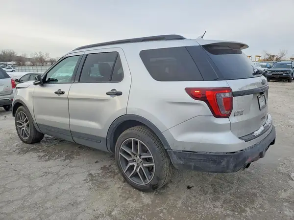 1FM5K8GT4JGB13744 2018 FORD EXPLORER - Image 2