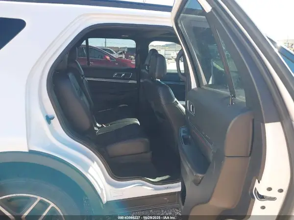 1FM5K8GT4JGC94070 2018 FORD EXPLORER - Image 8