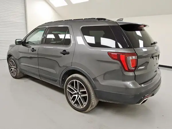 1FM5K8GT5GGA82397 2016 FORD EXPLORER - Image 2