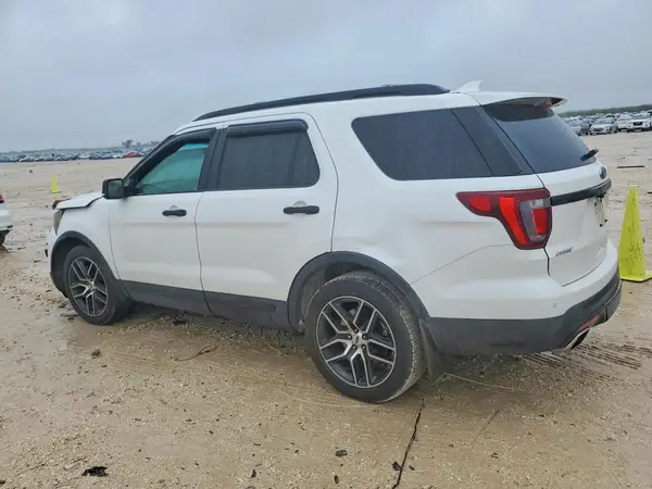 1FM5K8GT5GGA84859 2016 FORD EXPLORER - Image 2