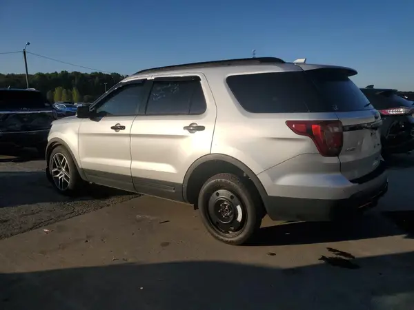 1FM5K8GT5GGB70866 2016 FORD EXPLORER - Image 2