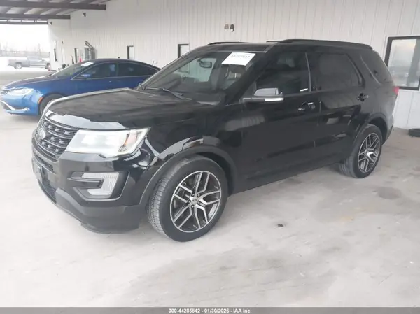 1FM5K8GT5GGC10945 2016 FORD EXPLORER - Image 2