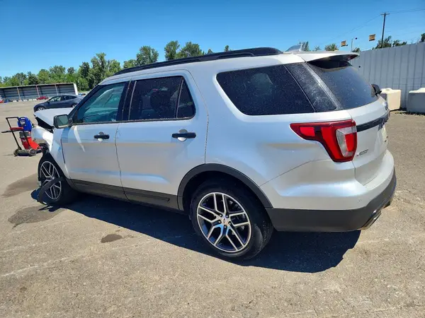 1FM5K8GT5GGC88139 2016 FORD EXPLORER - Image 2
