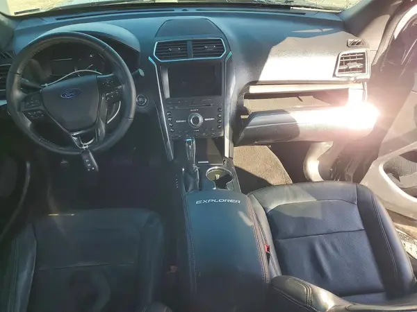 1FM5K8GT5HGA25814 2017 FORD EXPLORER - Image 8