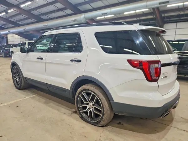 1FM5K8GT5HGA52091 2017 FORD EXPLORER - Image 2