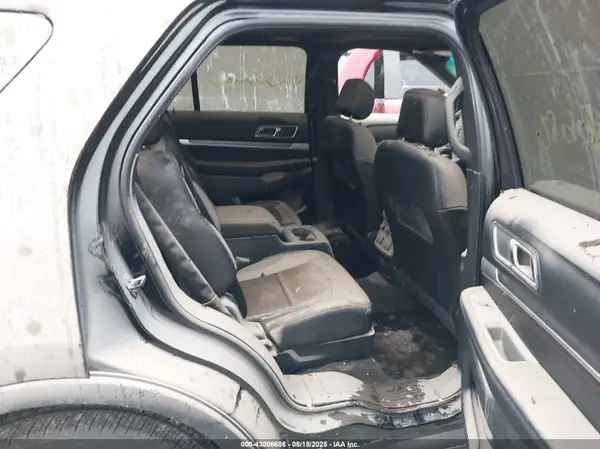 1FM5K8GT5HGA80439 2017 FORD EXPLORER - Image 8