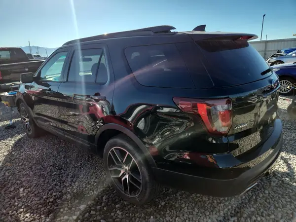 1FM5K8GT5HGA87438 2017 FORD EXPLORER - Image 2