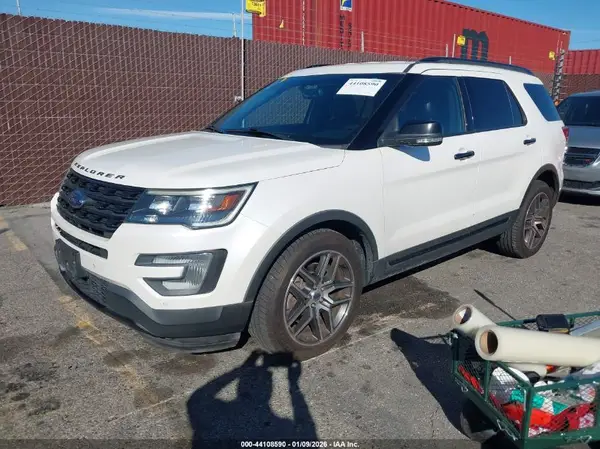 1FM5K8GT5HGA99668 2017 FORD EXPLORER - Image 2
