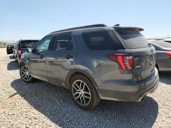 1FM5K8GT5HGB21958 2017 FORD EXPLORER - Image 2