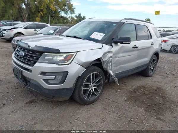 1FM5K8GT5HGC11076 2017 FORD EXPLORER - Image 2