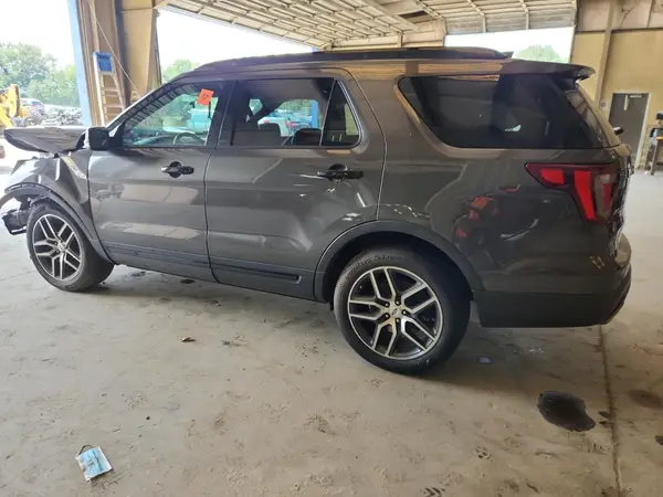 1FM5K8GT5HGC29173 2017 FORD EXPLORER - Image 2