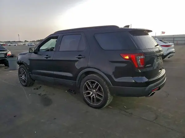 1FM5K8GT5HGC75098 2017 FORD EXPLORER - Image 2