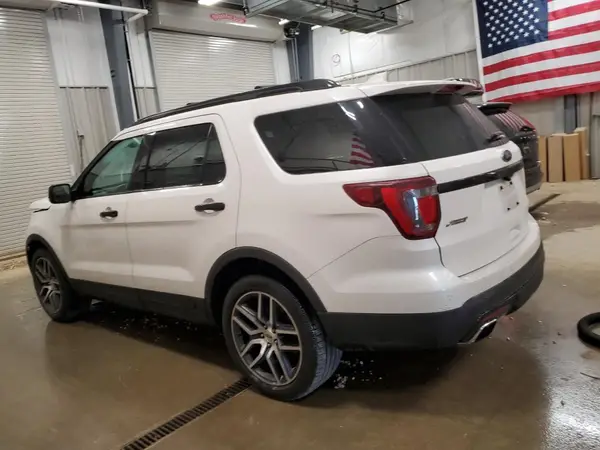 1FM5K8GT5HGE24349 2017 FORD EXPLORER - Image 2
