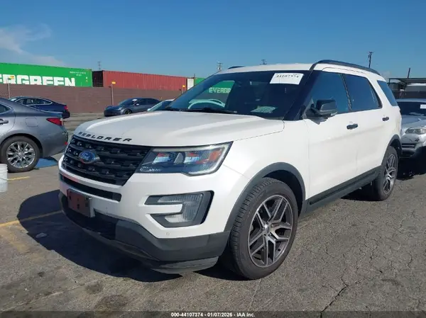 1FM5K8GT5HGE29325 2017 FORD EXPLORER - Image 2