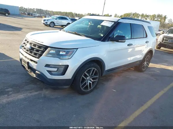 1FM5K8GT5HGE32743 2017 FORD EXPLORER - Image 2