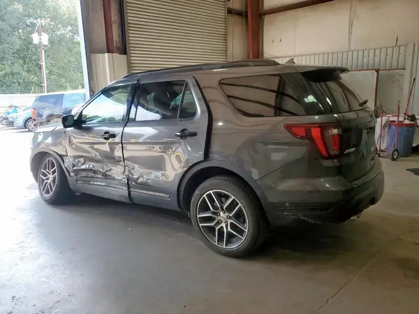 1FM5K8GT5JGA21381 2018 FORD EXPLORER - Image 2