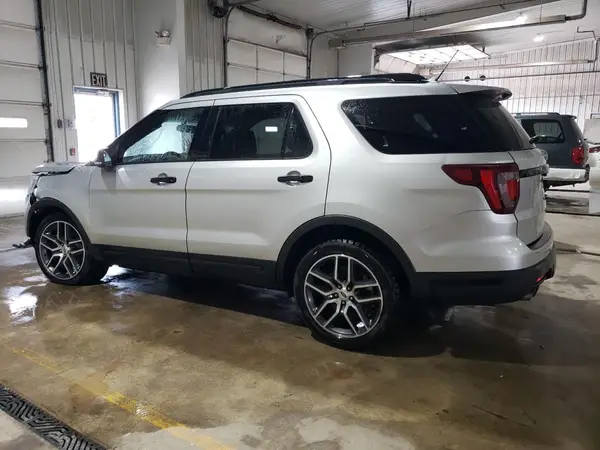 1FM5K8GT5JGA28749 2018 FORD EXPLORER - Image 2