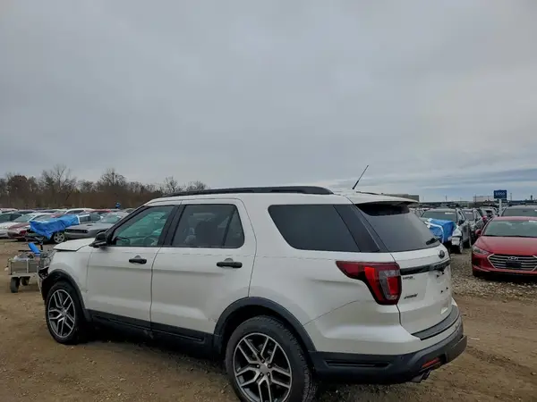 1FM5K8GT5JGA29755 2018 FORD EXPLORER - Image 2