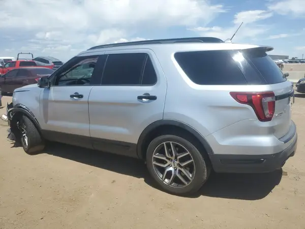 1FM5K8GT5JGA70502 2018 FORD EXPLORER - Image 2