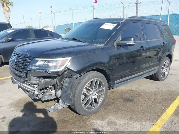 1FM5K8GT5JGB56814 2018 FORD EXPLORER - Image 2