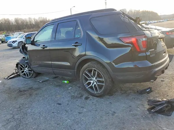 1FM5K8GT5JGB99887 2018 FORD EXPLORER - Image 2