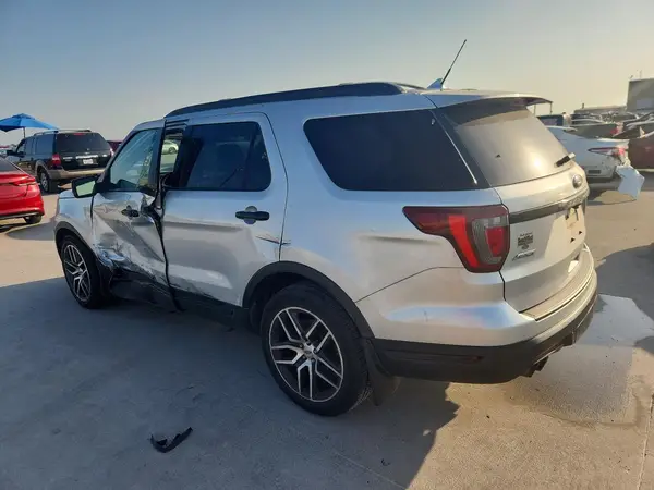 1FM5K8GT5KGA59968 2019 FORD EXPLORER - Image 2