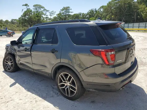 1FM5K8GT5KGB32949 2019 FORD EXPLORER - Image 2