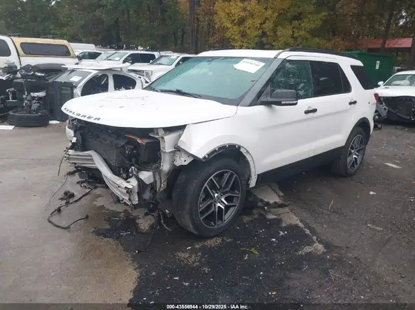 1FM5K8GT6GGA16862 2016 FORD EXPLORER - Image 2