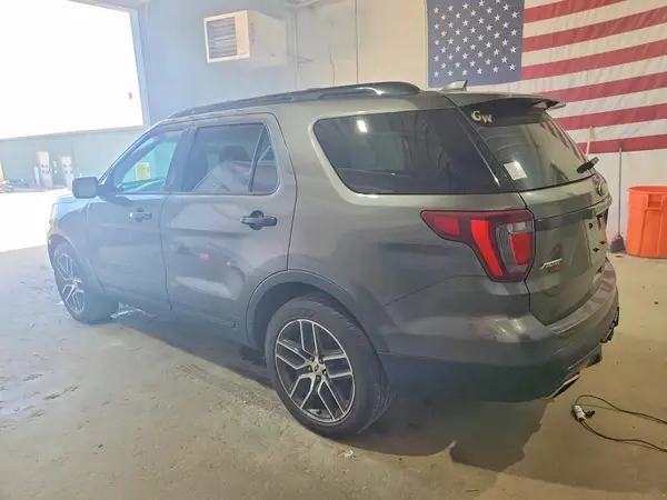 1FM5K8GT6GGB20610 2016 FORD EXPLORER - Image 2
