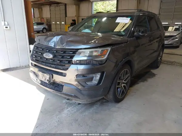 1FM5K8GT6GGB31459 2016 FORD EXPLORER - Image 2