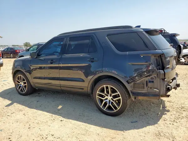 1FM5K8GT6HGA99386 2017 FORD EXPLORER - Image 2
