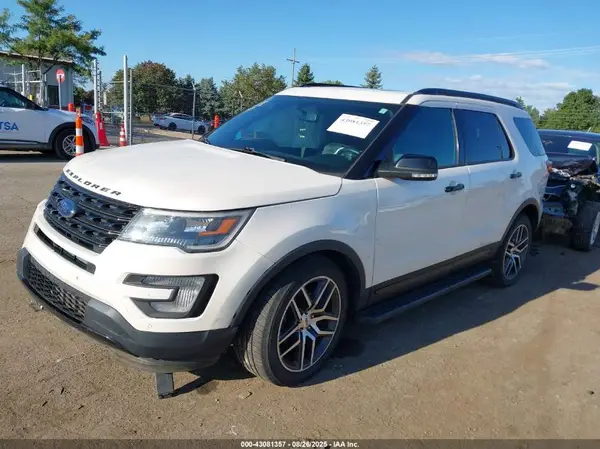 1FM5K8GT6HGB89881 2017 FORD EXPLORER - Image 2