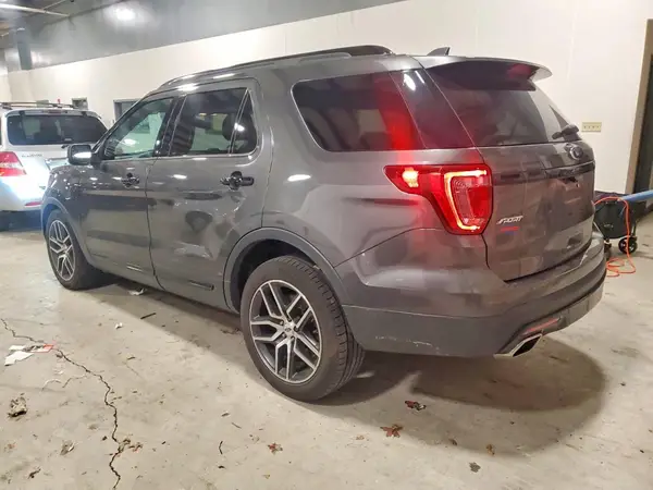 1FM5K8GT6HGC43826 2017 FORD EXPLORER - Image 2