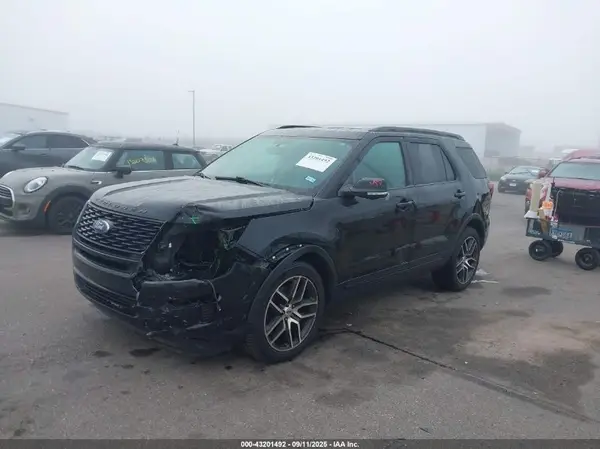 1FM5K8GT6JGA10793 2018 FORD EXPLORER - Image 2