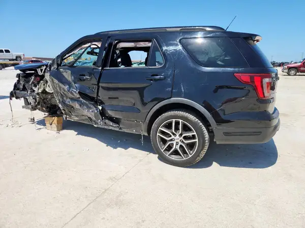 1FM5K8GT6KGB52935 2019 FORD EXPLORER - Image 2