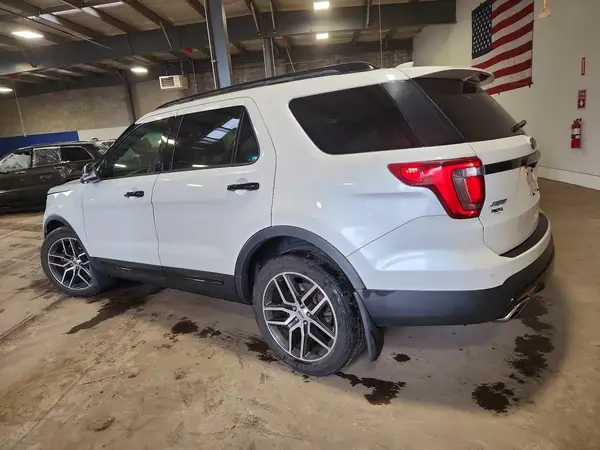 1FM5K8GT7GGB16050 2016 FORD EXPLORER - Image 2